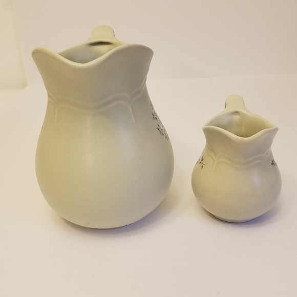 Set of 2 Pfaltzgraff Pitcher Creamer Heirloom Pattern Gray Stoneware - Picture 4 of 16